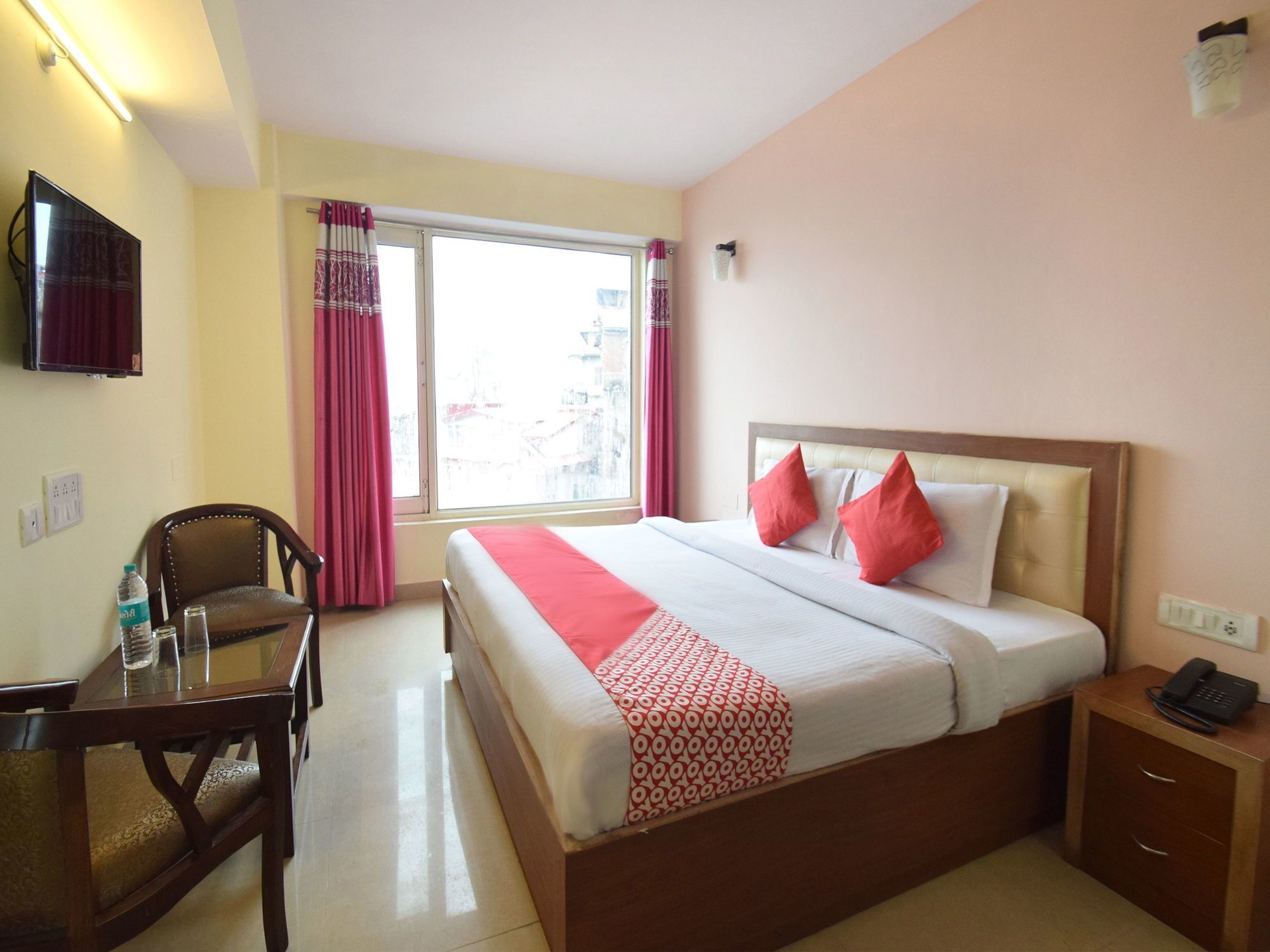 Oyo 8439 Hotel Howard Shimla Exteriör bild