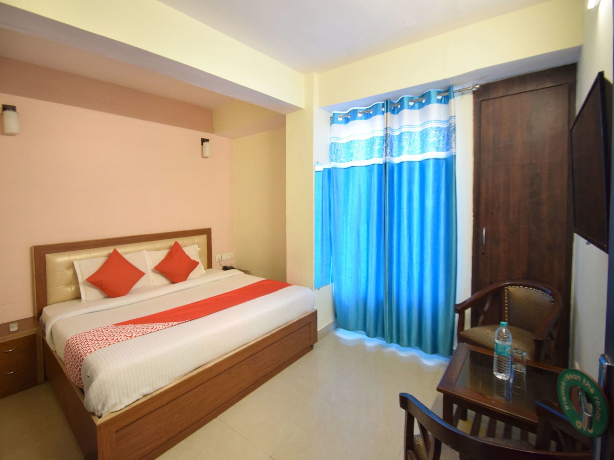 Oyo 8439 Hotel Howard Shimla Exteriör bild