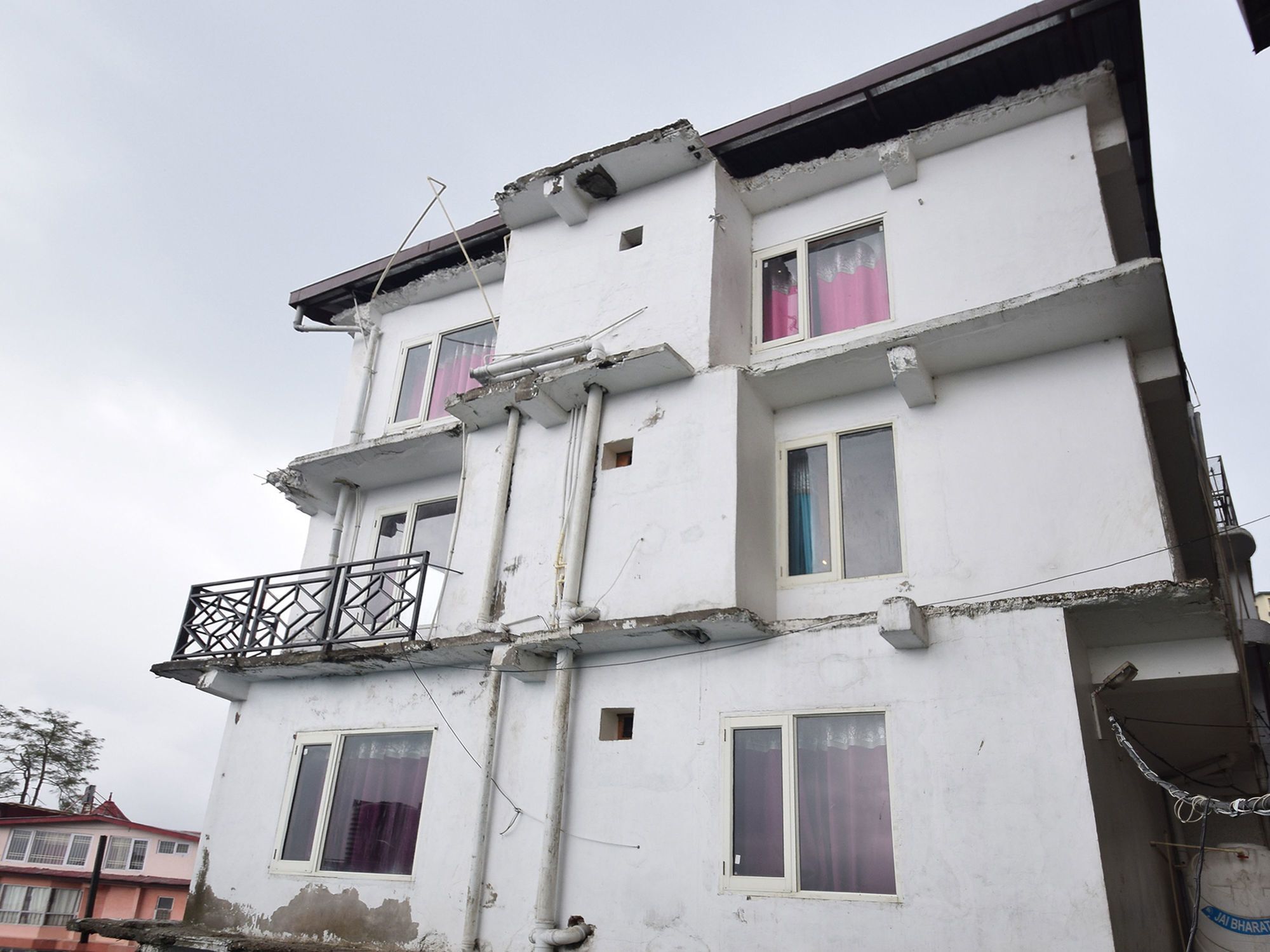 Oyo 8439 Hotel Howard Shimla Exteriör bild